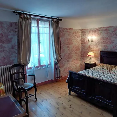 Maison De 5 Avec Vue Sur La Et Jardin Clos A Maisy A 1 Km De La Hotel 3*